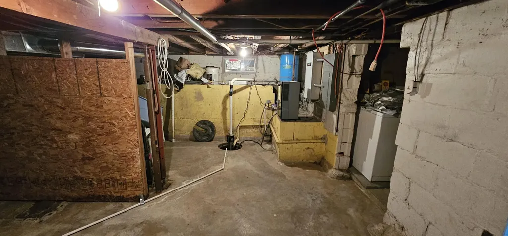 21986 County Road 681 Geneva Township MI 49013