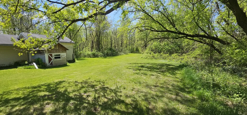 21986 County Road 681 Geneva Township MI 49013