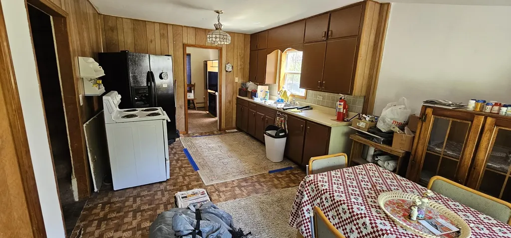 21986 County Road 681 Geneva Township MI 49013