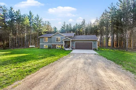 1671 Pineland Path Valley Township MI 49010