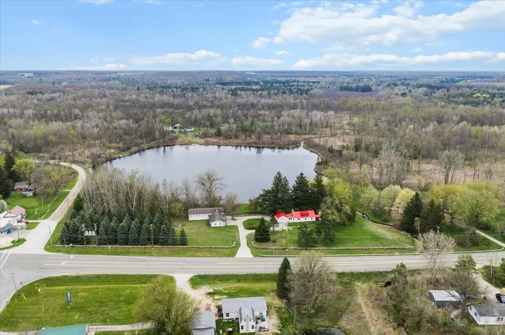 5599 Howard City Edmore Road Home Township MI 48891