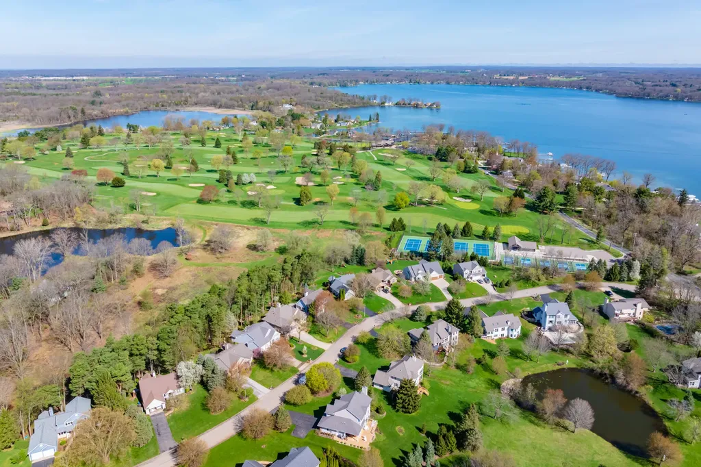 10581 Country Club Drive Richland Township MI 49083