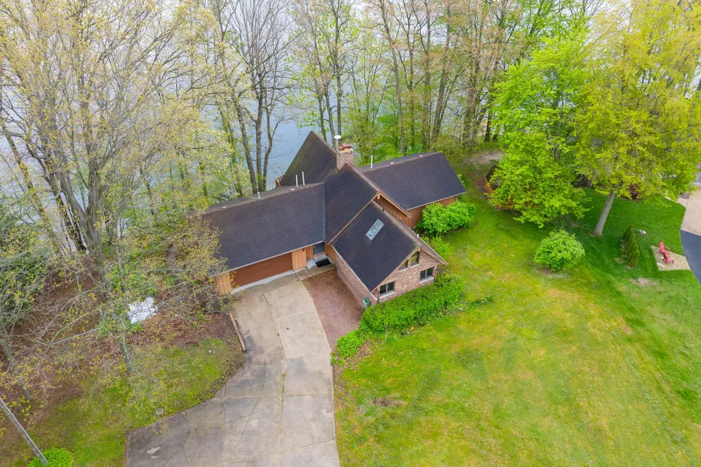 28323 Northern Bluff Drive Pine Grove Township MI 49055