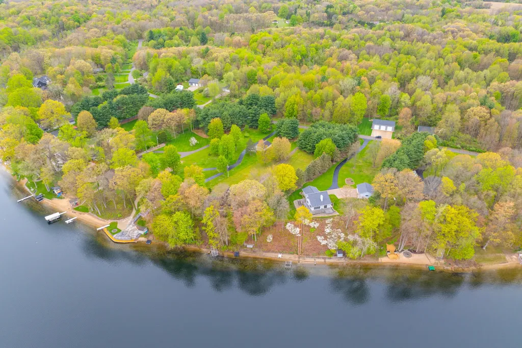 28323 Northern Bluff Drive Pine Grove Township MI 49055