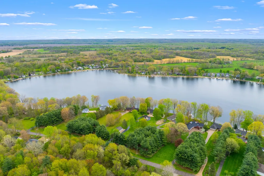 28323 Northern Bluff Drive Pine Grove Township MI 49055