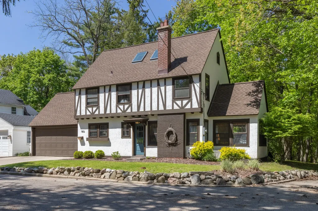 803 Forest Glen Boulevard Kalamazoo City MI 49008