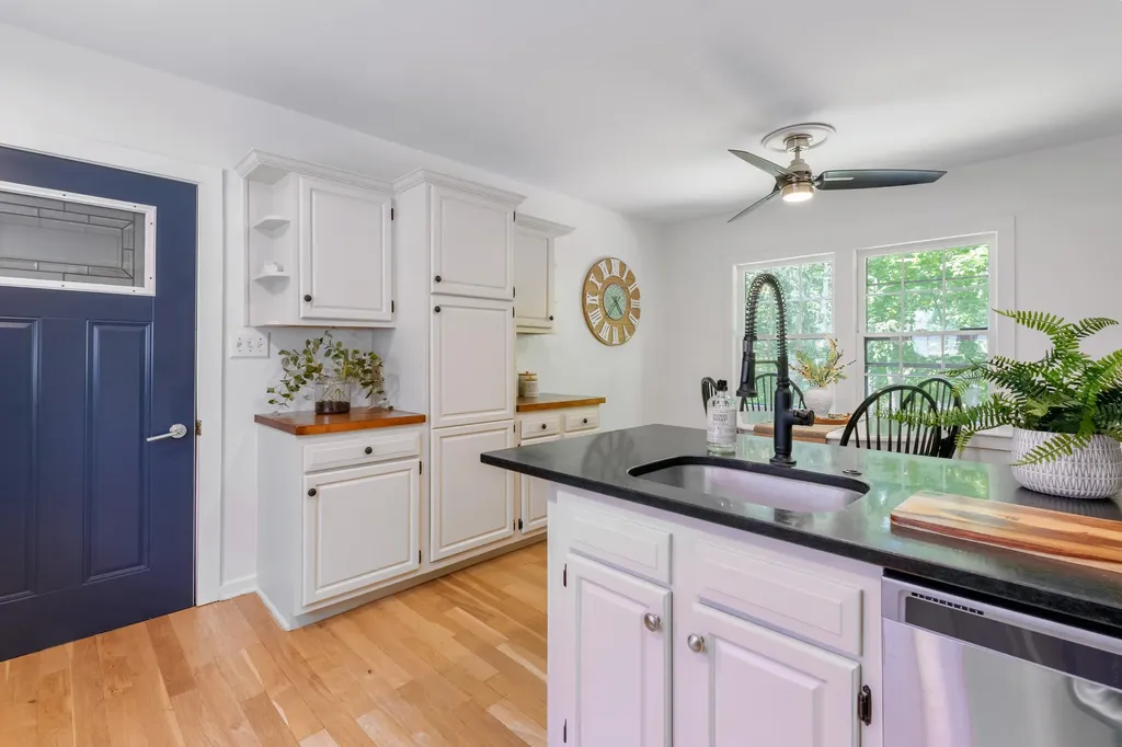 803 Forest Glen Boulevard Kalamazoo City MI 49008