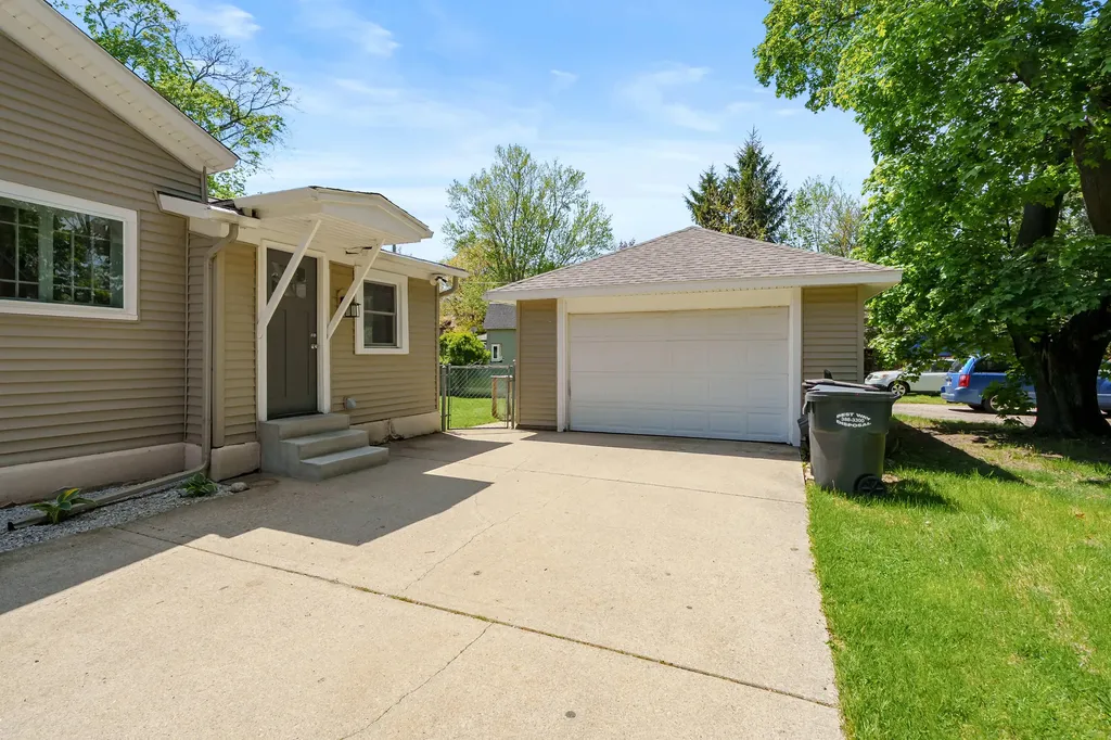 220 S Anderson Street Plainwell City MI 49080