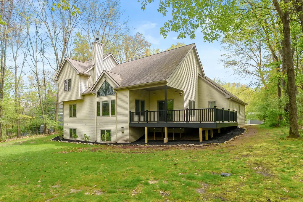 6147 Autumn Ridge Richland Township MI 49083