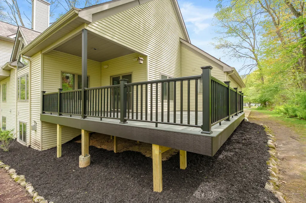 6147 Autumn Ridge Richland Township MI 49083
