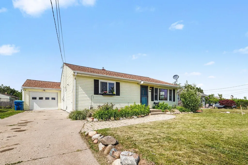 2109 Bloomfield Avenue Kalamazoo City MI 49001