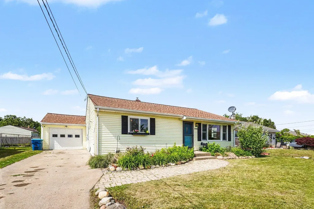 2109 Bloomfield Avenue Kalamazoo City MI 49001