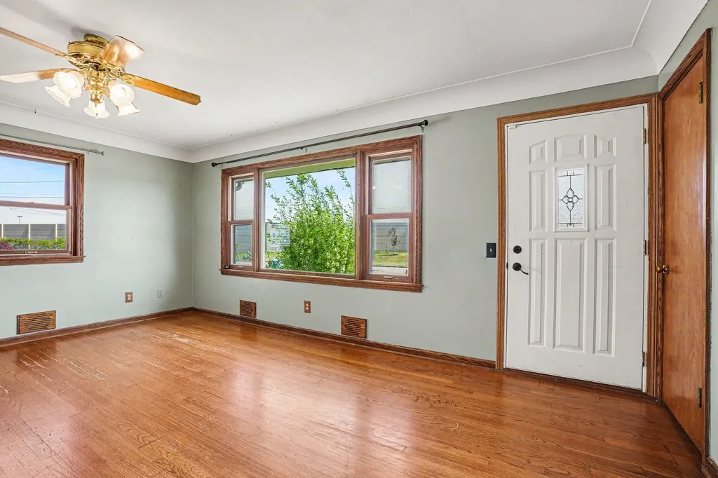 2109 Bloomfield Avenue Kalamazoo City MI 49001