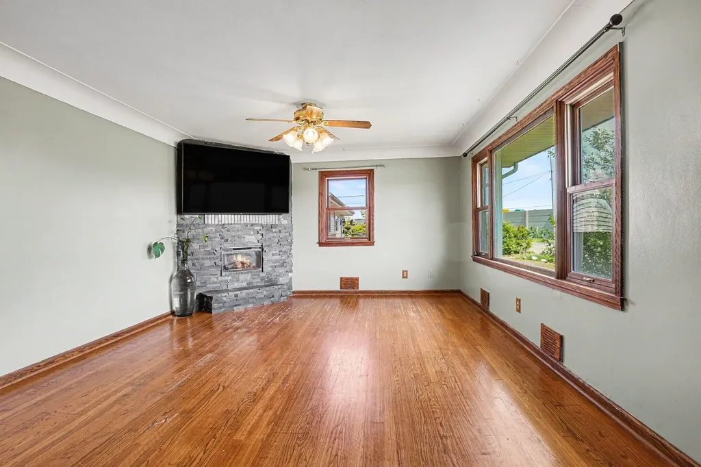 2109 Bloomfield Avenue Kalamazoo City MI 49001