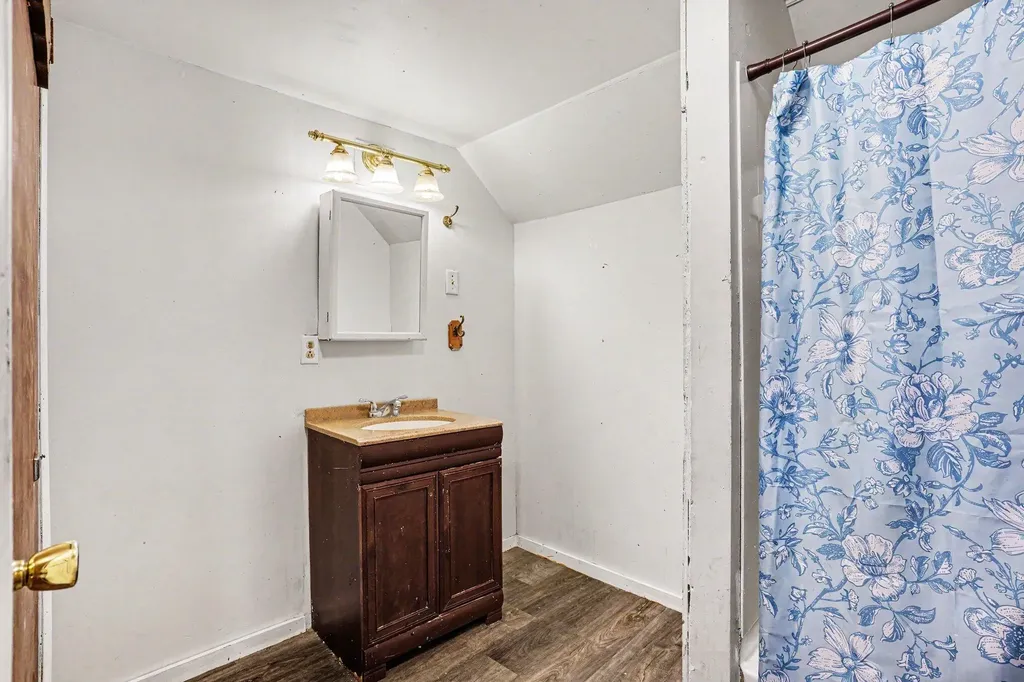 1533 N Westnedge Avenue Kalamazoo City MI 49007
