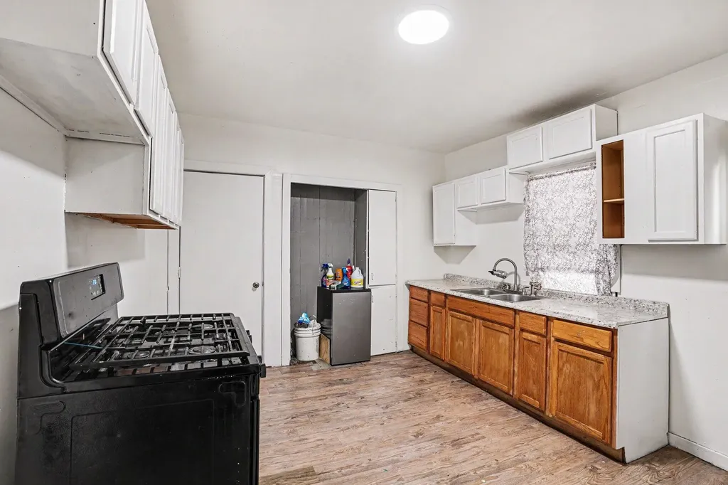 1533 N Westnedge Avenue Kalamazoo City MI 49007
