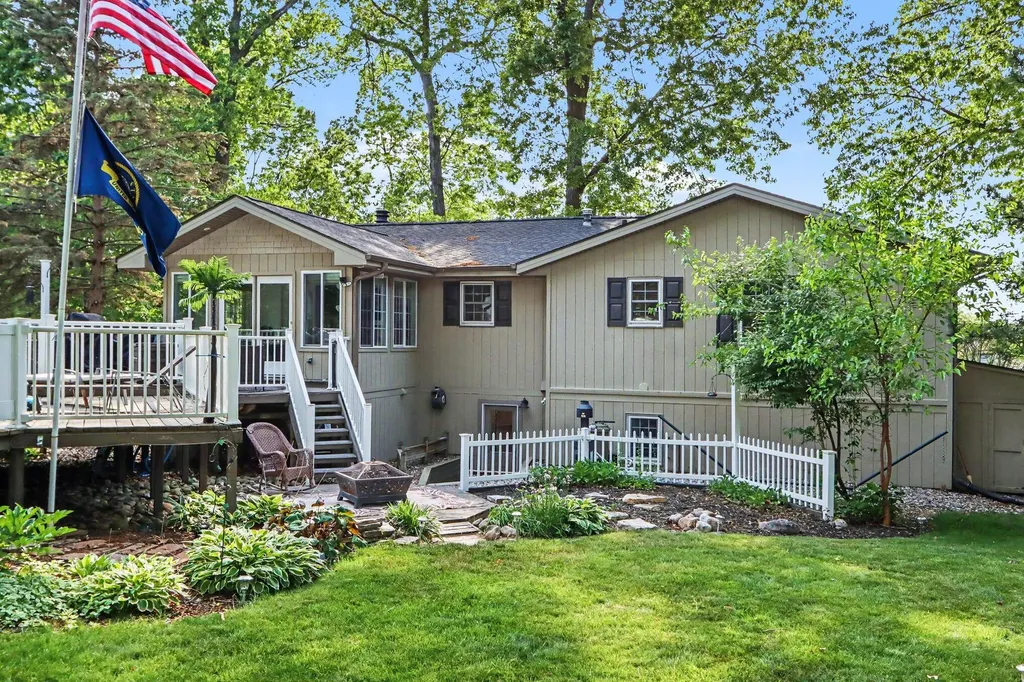 8275 Valleywood Lane Portage City MI 49024