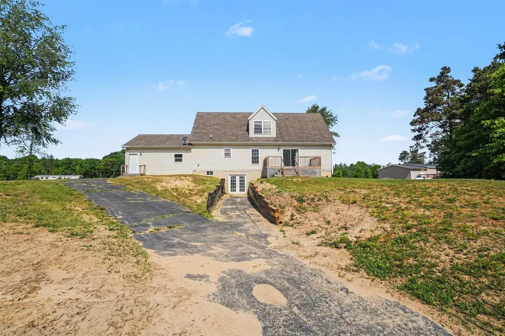 467 Sophia Way Lee Township MI 49450