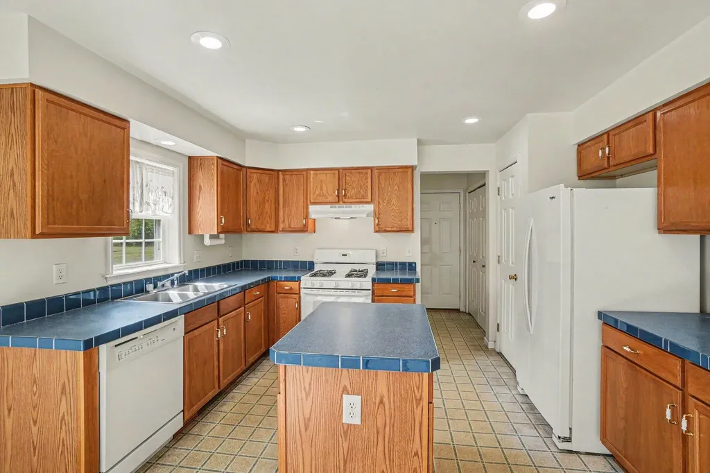 467 Sophia Way Lee Township MI 49450
