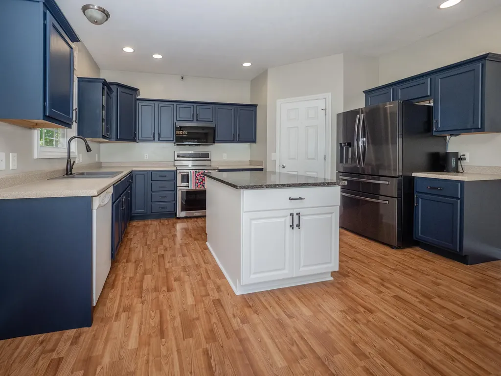 27120 Birmingham Court Antwerp Township MI 49079