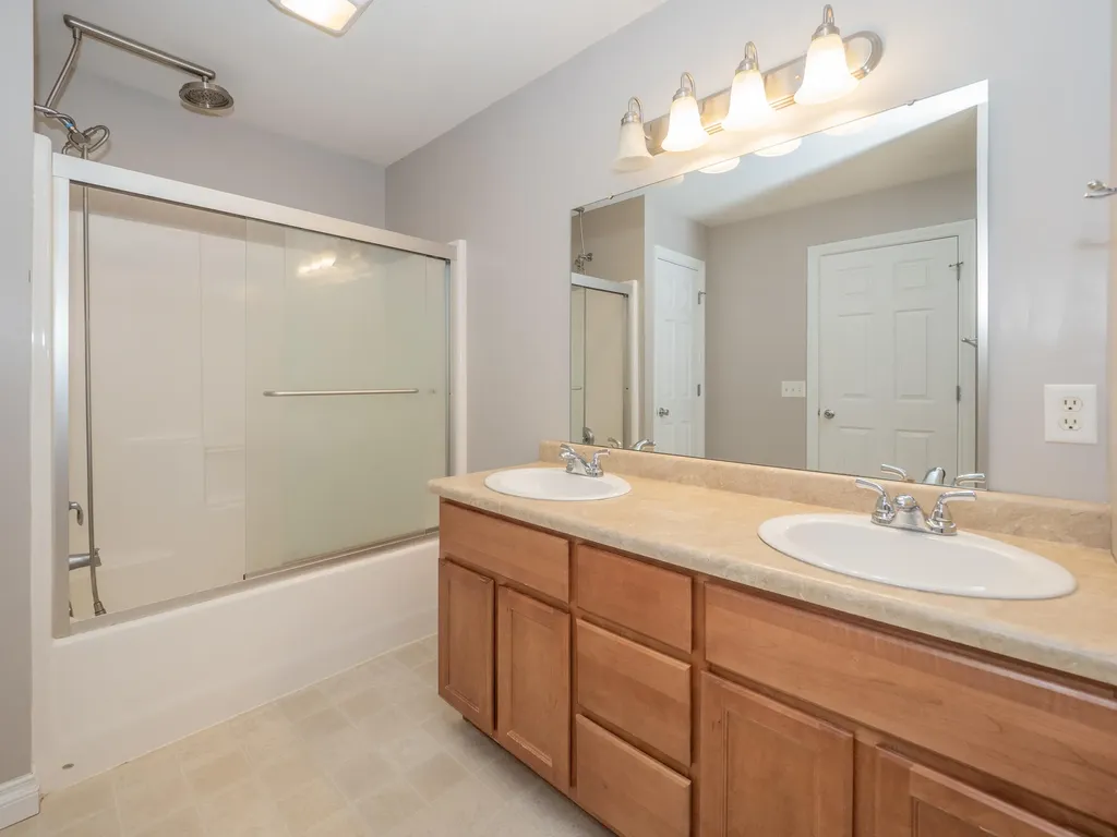 27120 Birmingham Court Antwerp Township MI 49079