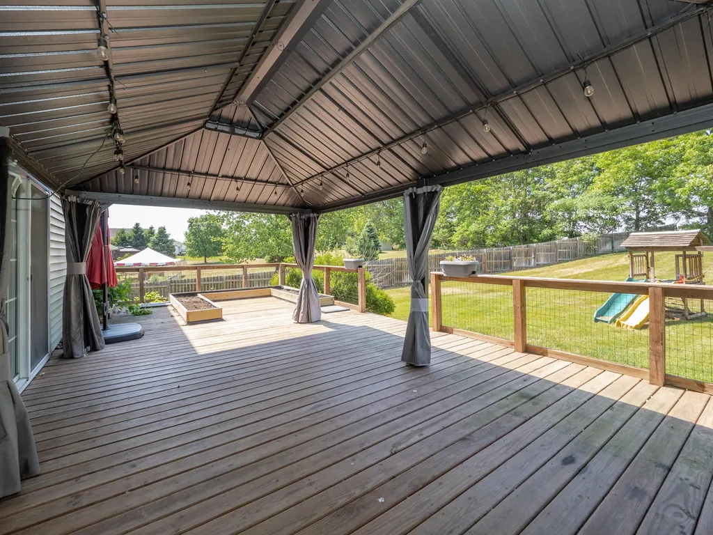 27120 Birmingham Court Antwerp Township MI 49079