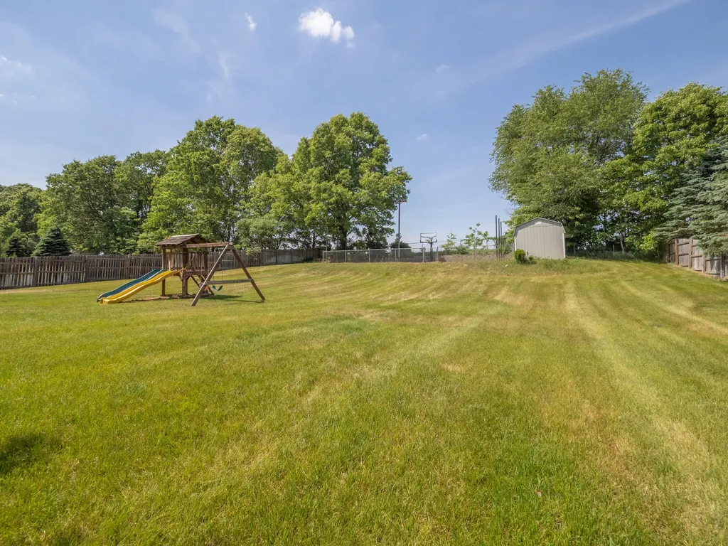 27120 Birmingham Court Antwerp Township MI 49079