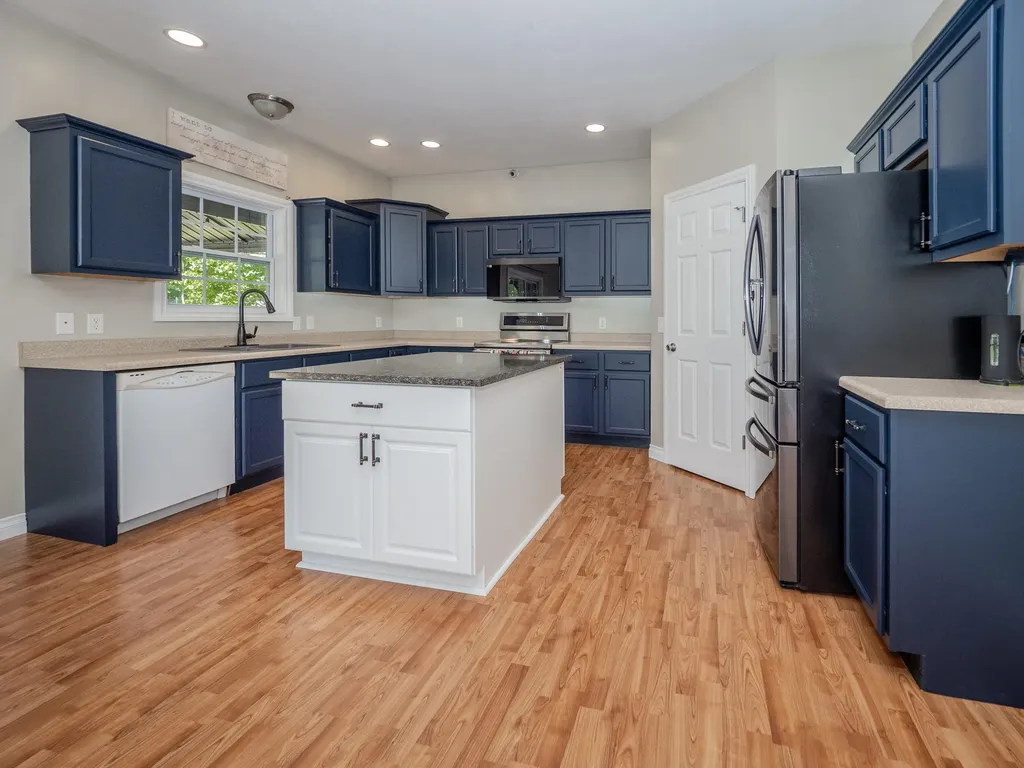 27120 Birmingham Court Antwerp Township MI 49079