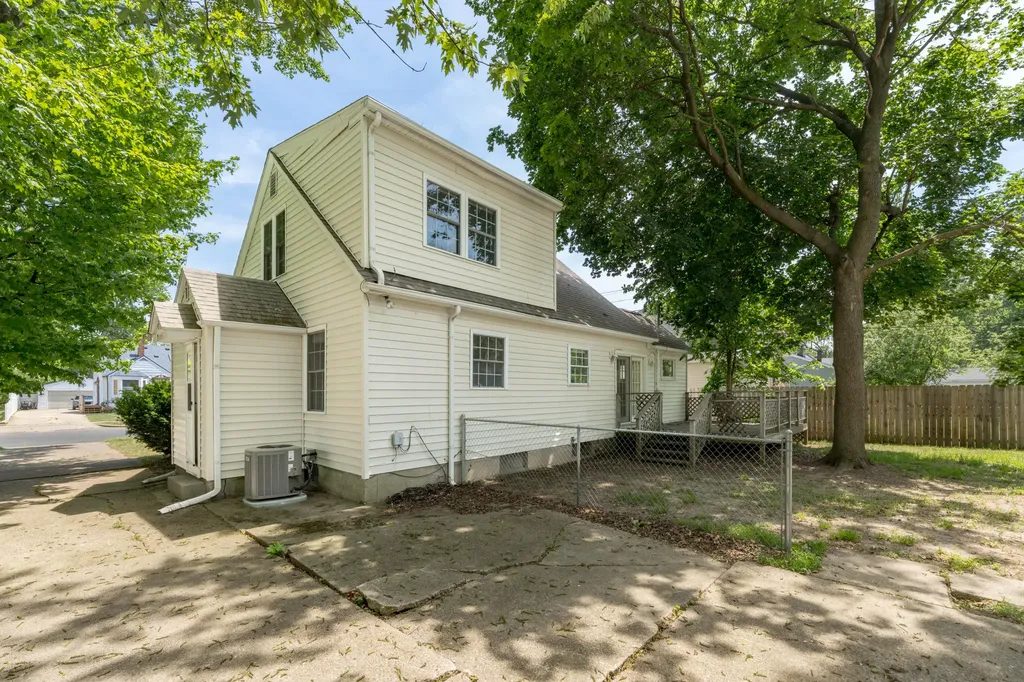 63 N 31st Street N Battle Creek City MI 49015