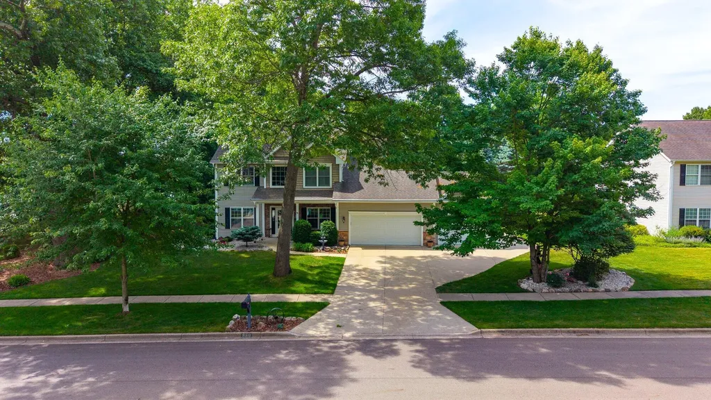 880 Ludington Avenue Portage City MI 49002