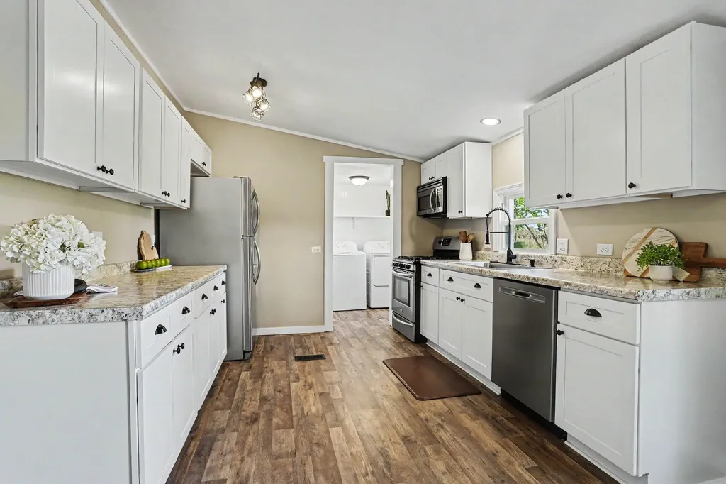12057 M-40 Pine Grove Township MI 49055
