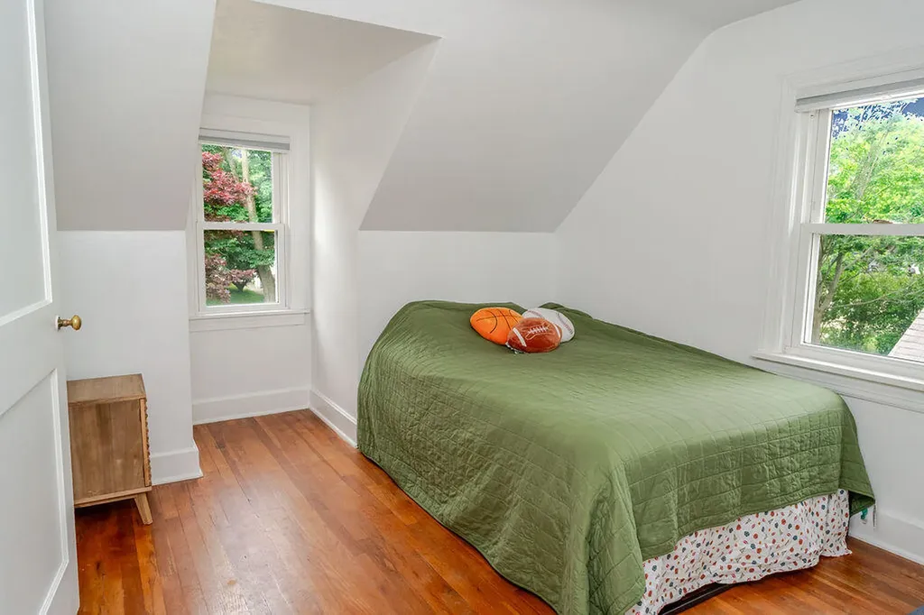 420 Oakhurst Avenue Kalamazoo City MI 49001