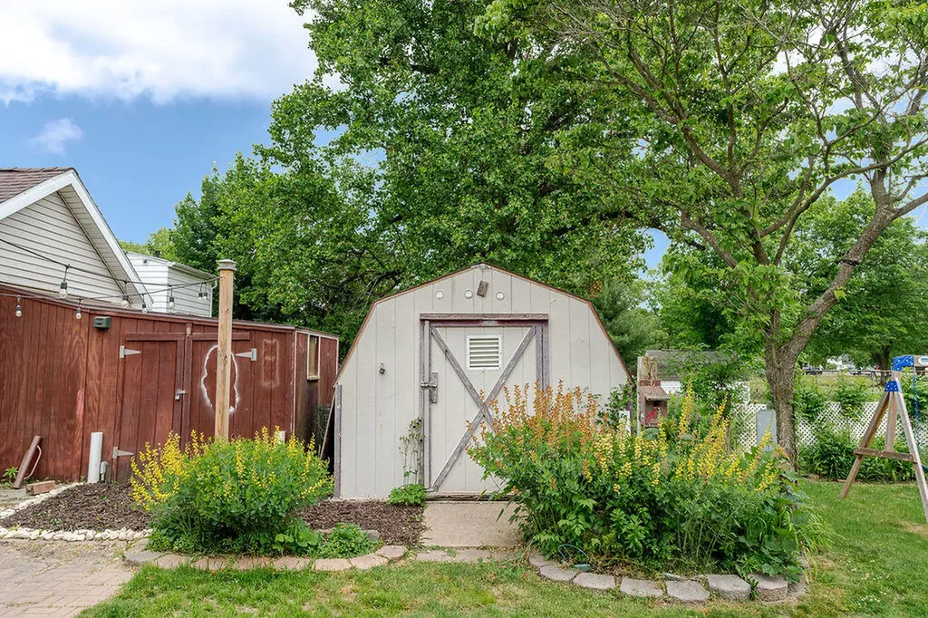420 Oakhurst Avenue Kalamazoo City MI 49001