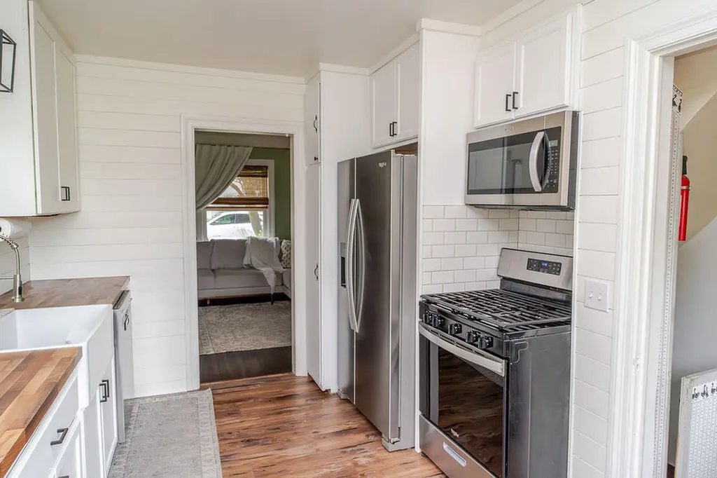 420 Oakhurst Avenue Kalamazoo City MI 49001