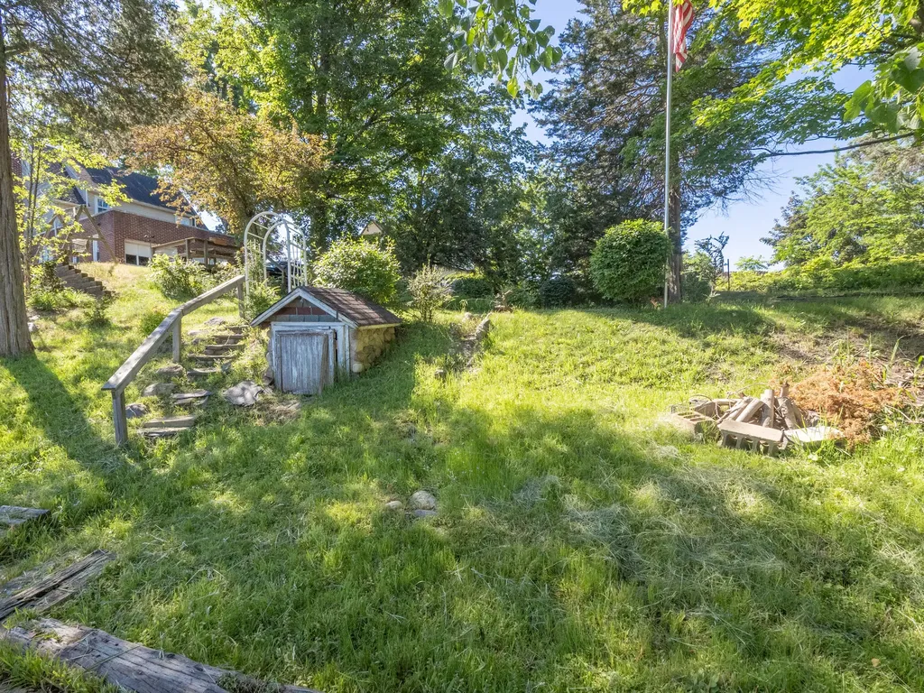601 N Kalamazoo Street Paw Paw Village MI 49079
