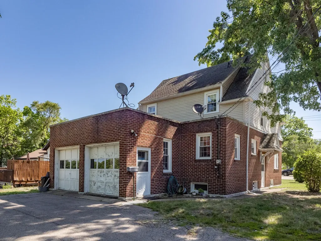 601 N Kalamazoo Street Paw Paw Village MI 49079