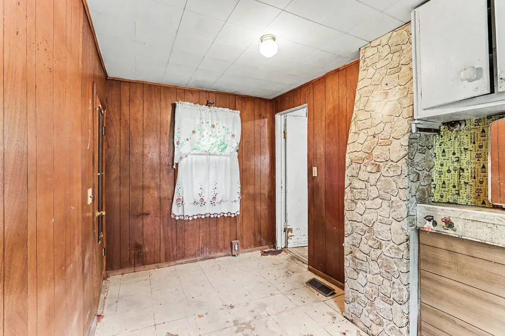 307 E State Street Vicksburg Village MI 49097