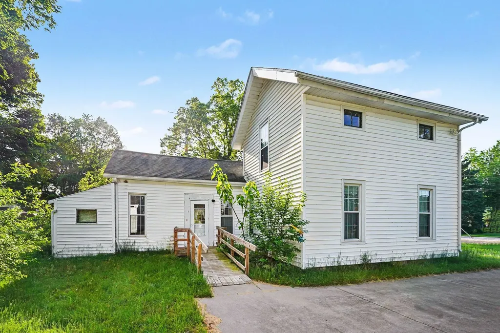 307 E State Street Vicksburg Village MI 49097
