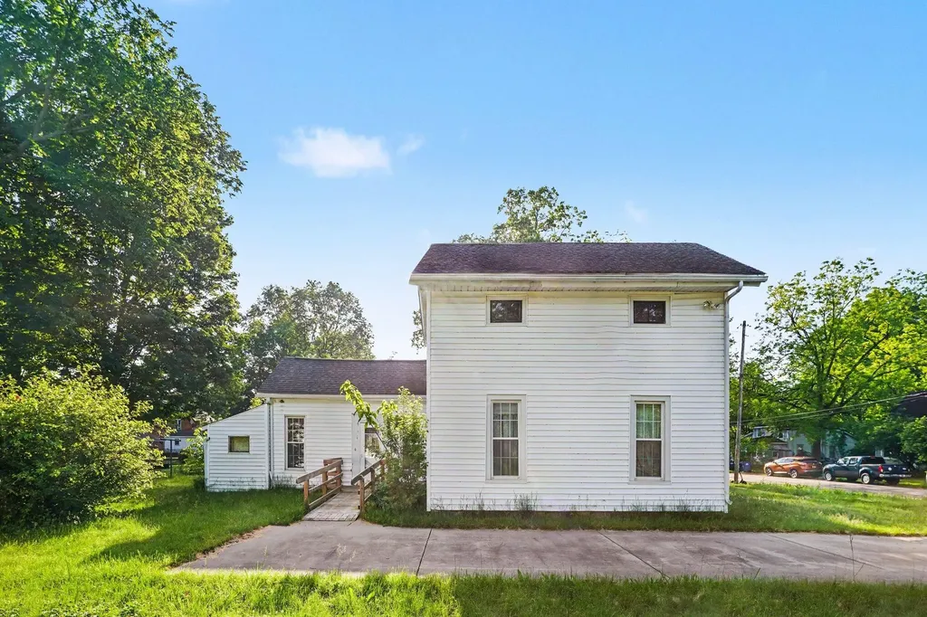 307 E State Street Vicksburg Village MI 49097