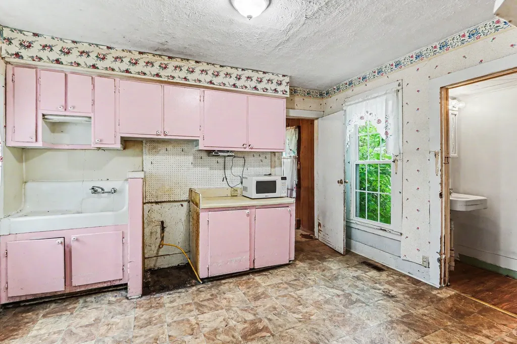 307 E State Street Vicksburg Village MI 49097