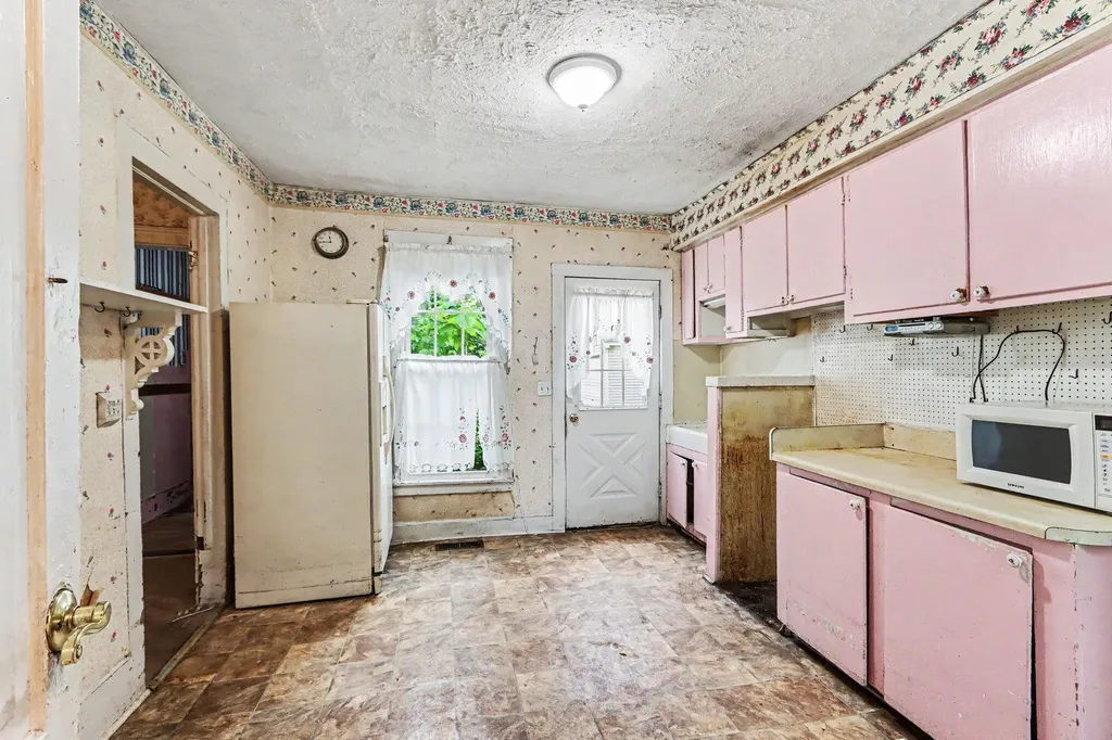 307 E State Street Vicksburg Village MI 49097
