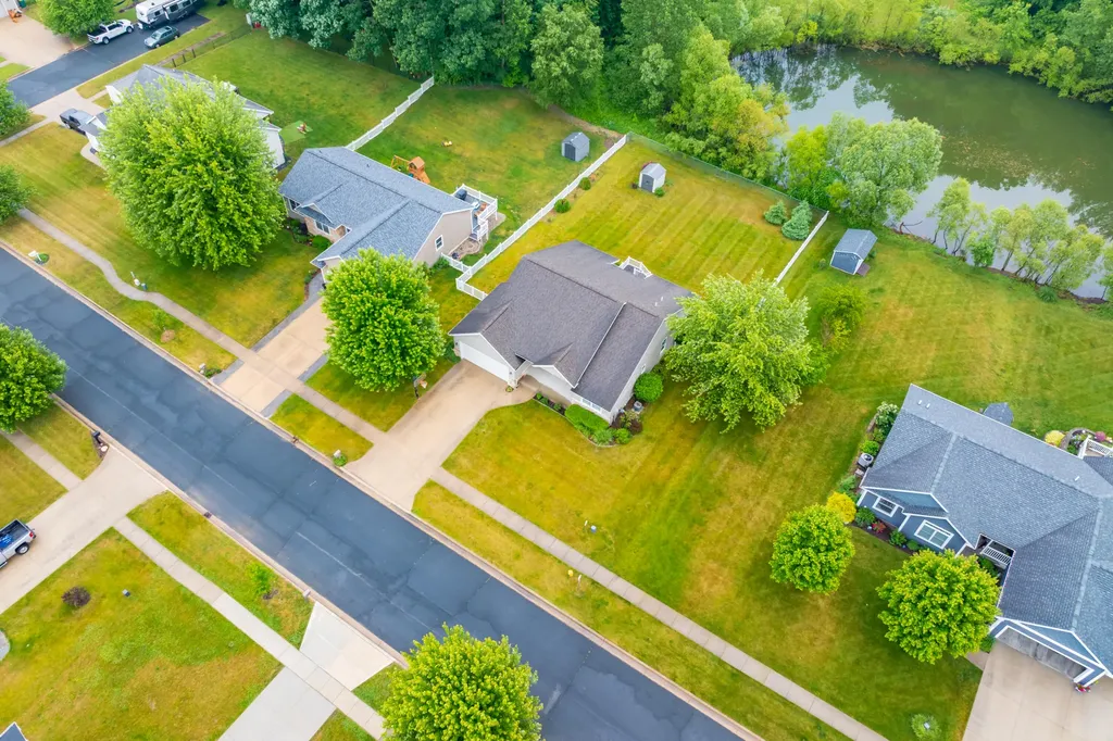 10907 Autumn View Lane Portage City MI 49002