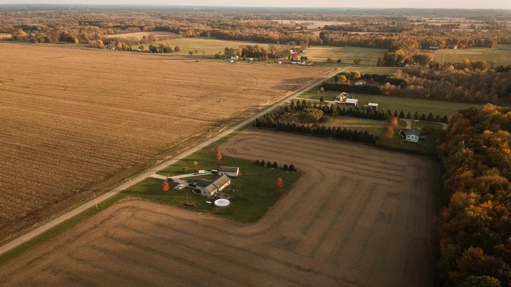52638 Oak Plains Road Flowerfield Township MI 49093