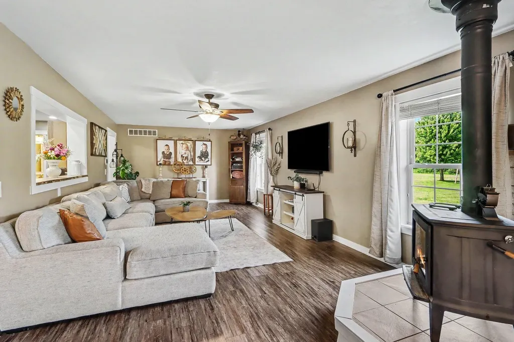 52638 Oak Plains Road Flowerfield Township MI 49093