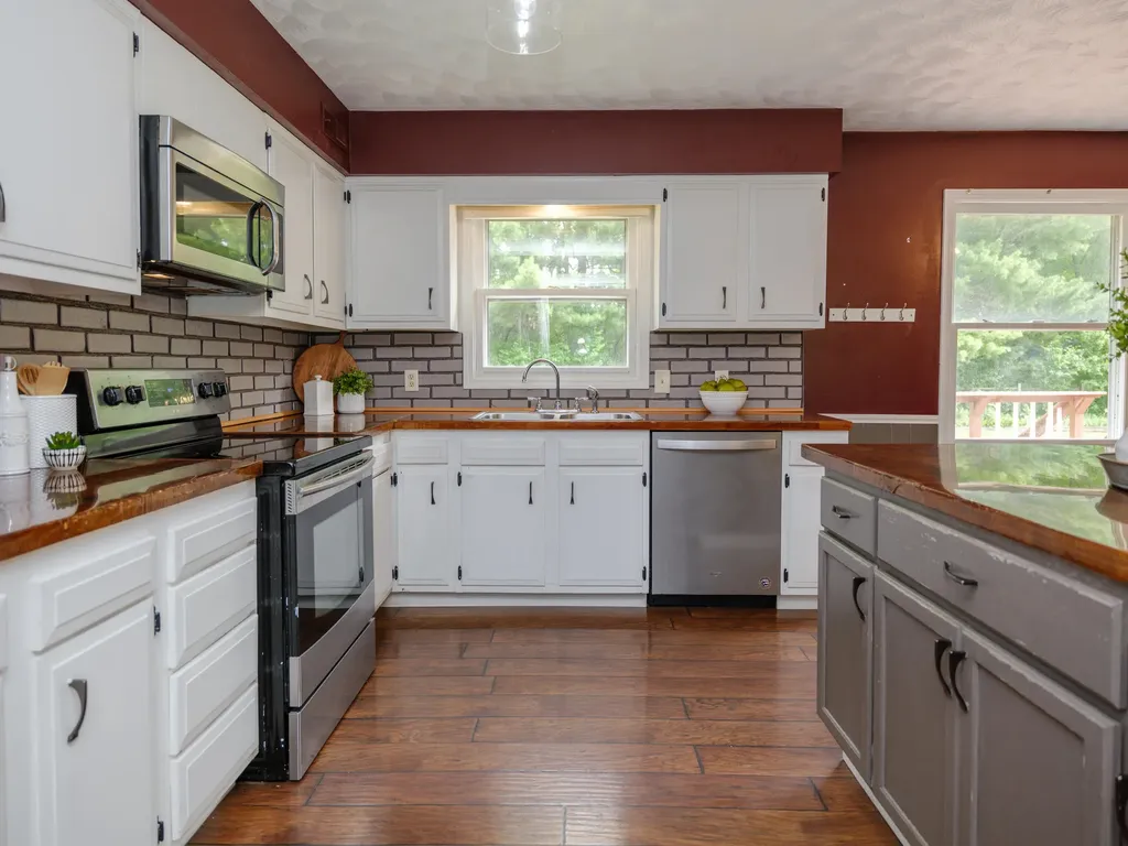 5088 Driftwood Avenue Oshtemo Charter Township MI 49009