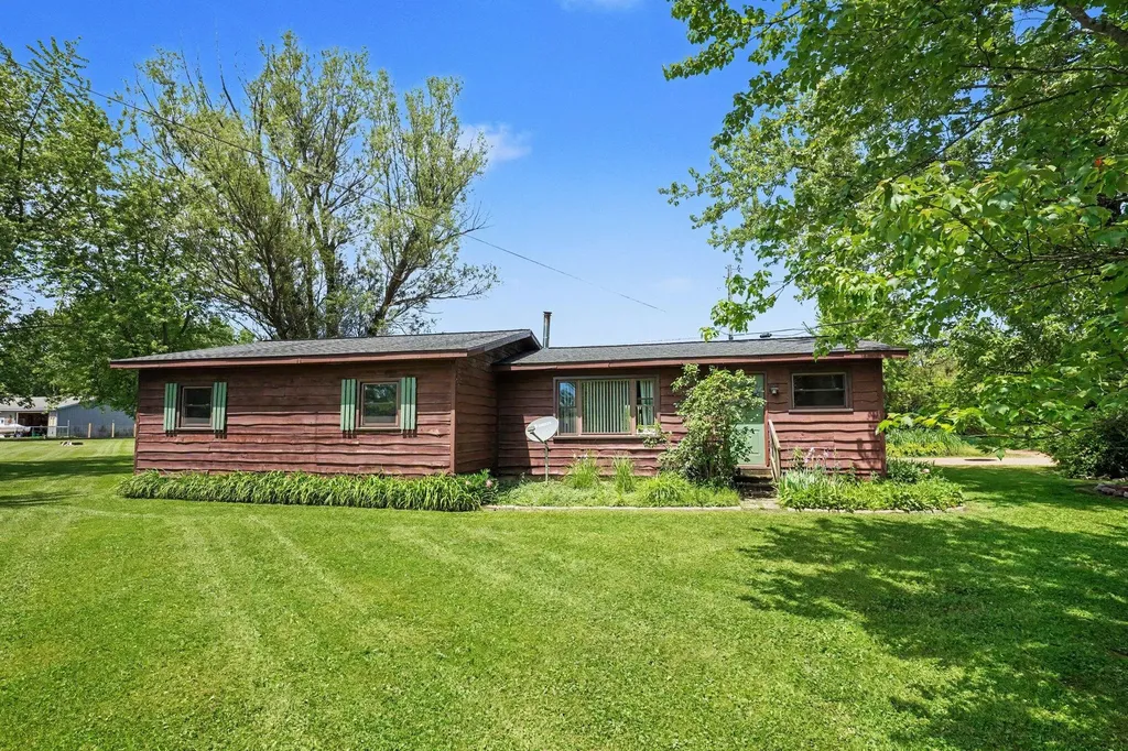 47920 42nd Street Waverly Township MI 49079