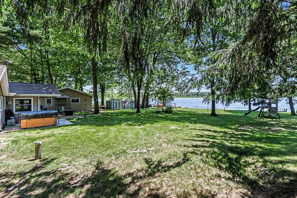 301 Cotton Lake Drive Newton Township MI 49014