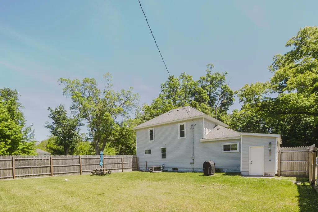 28033 62nd Avenue Antwerp Township MI 49065