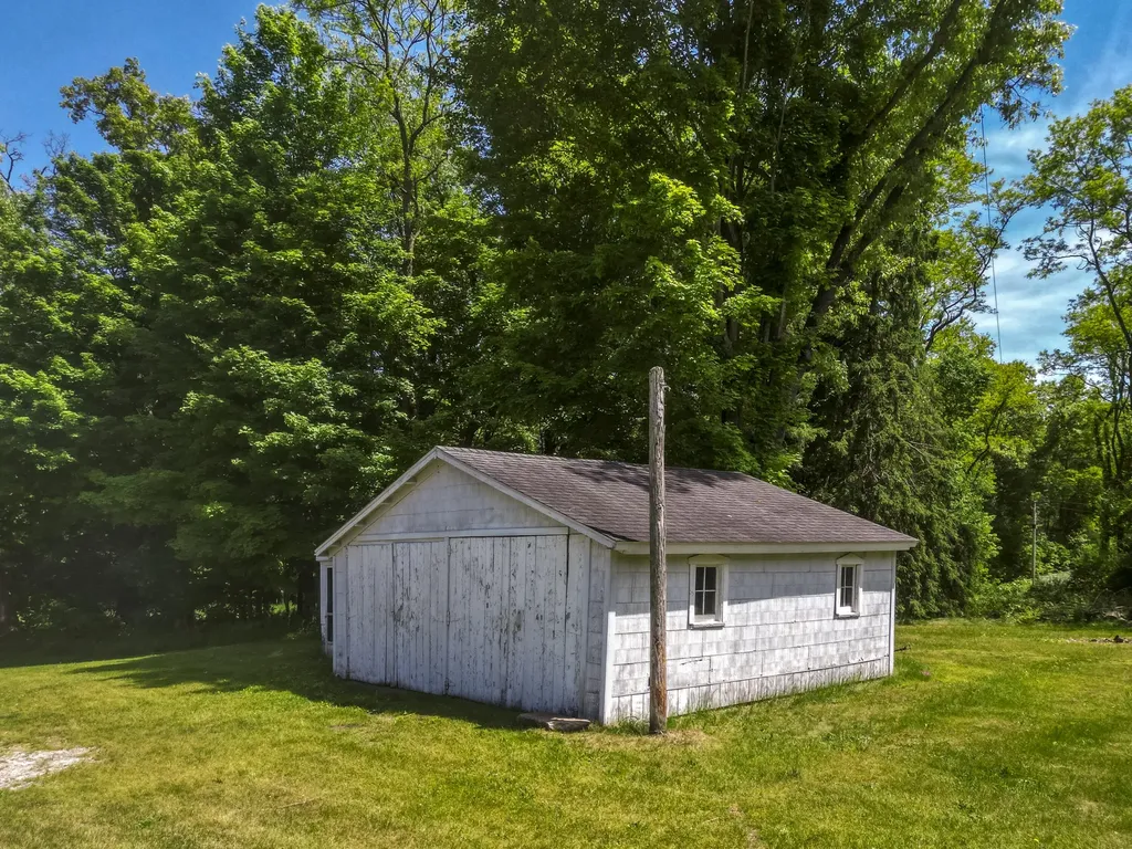 28033 62nd Avenue Antwerp Township MI 49065