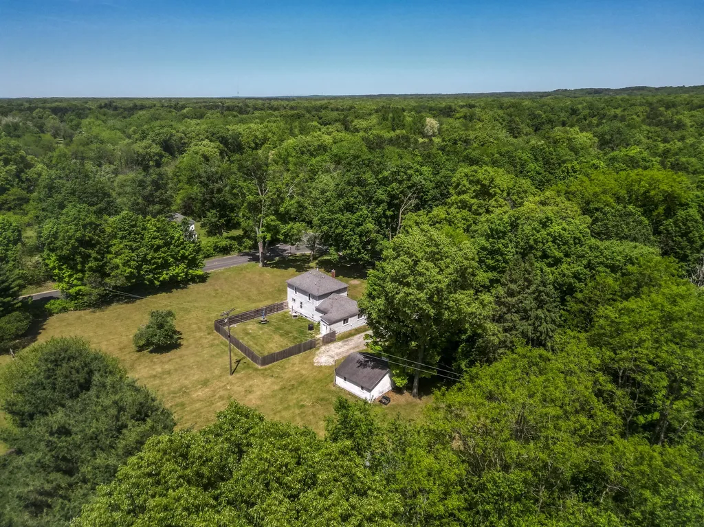 28033 62nd Avenue Antwerp Township MI 49065